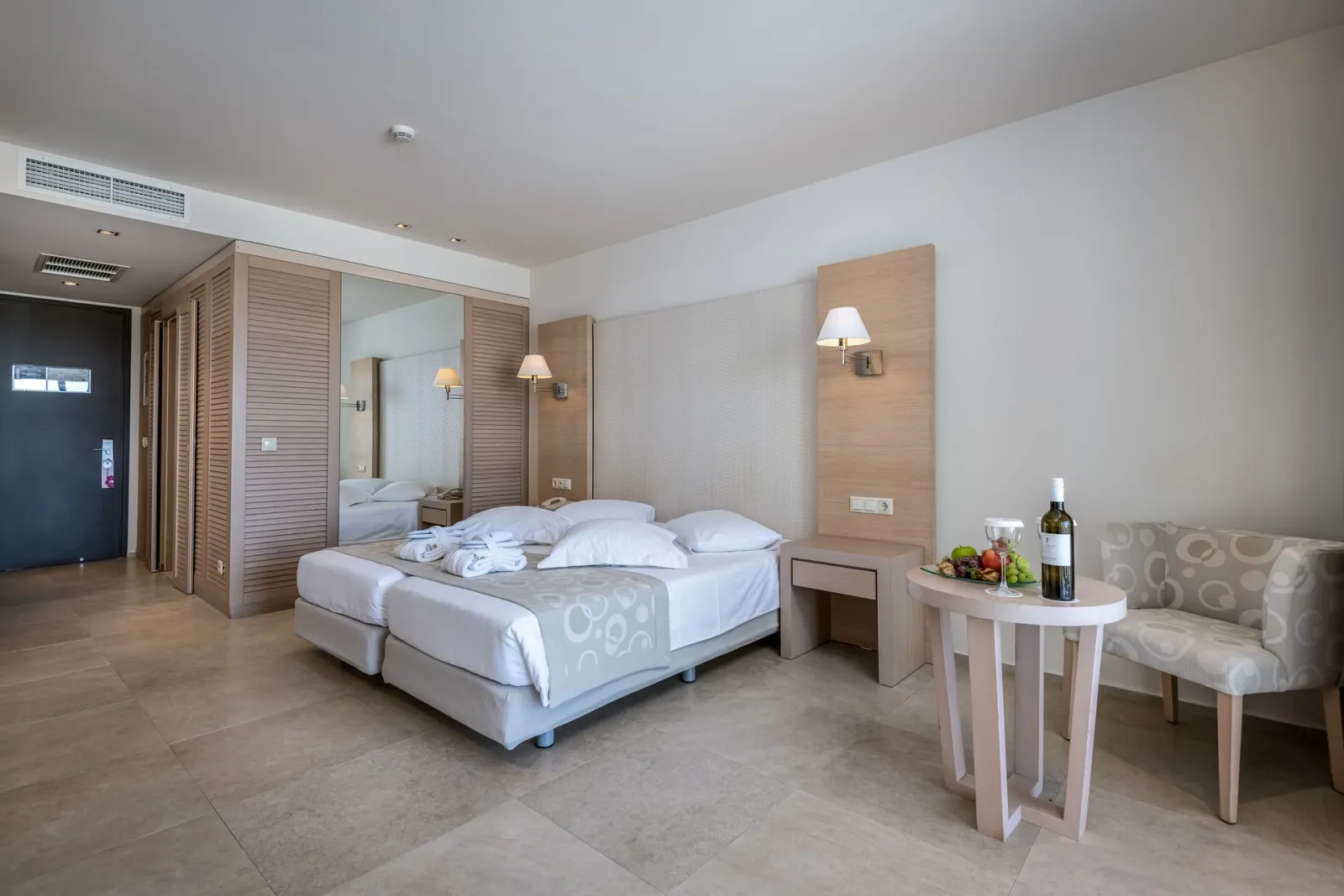 Double Room Sea view with outdoor Jacuzzi 18+