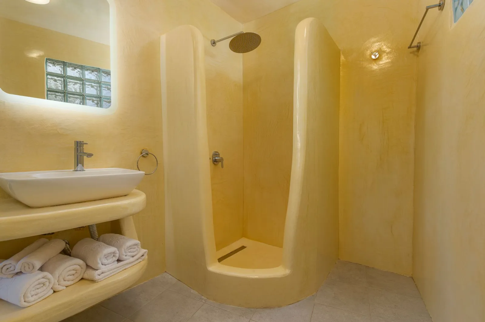 Triple Suite | Outdoor Jacuzzi