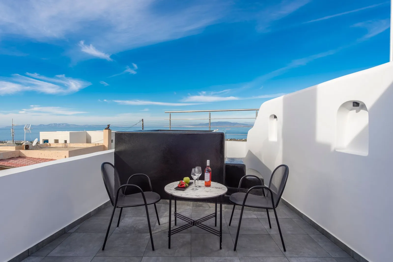 Superior Suite Sea View | Outdoor Jacuzzi