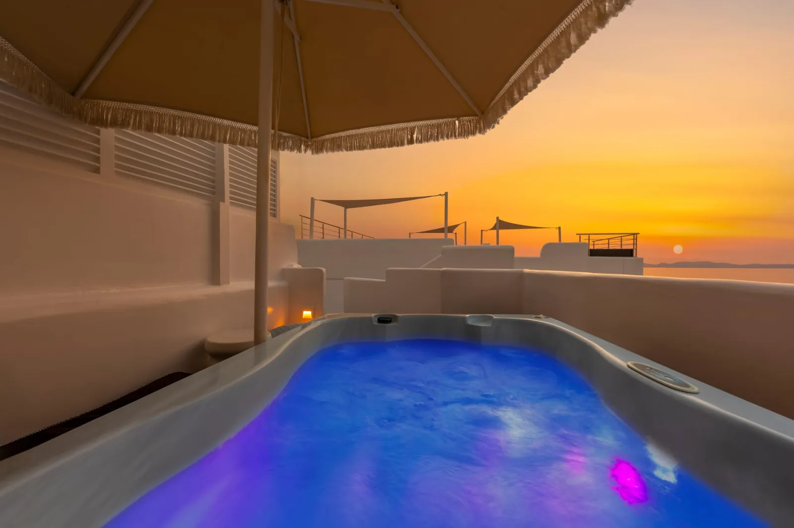 Deluxe Suite | Outdoor Jacuzzi