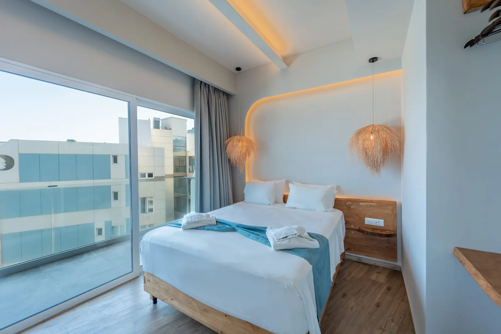Deluxe Suite Pool View