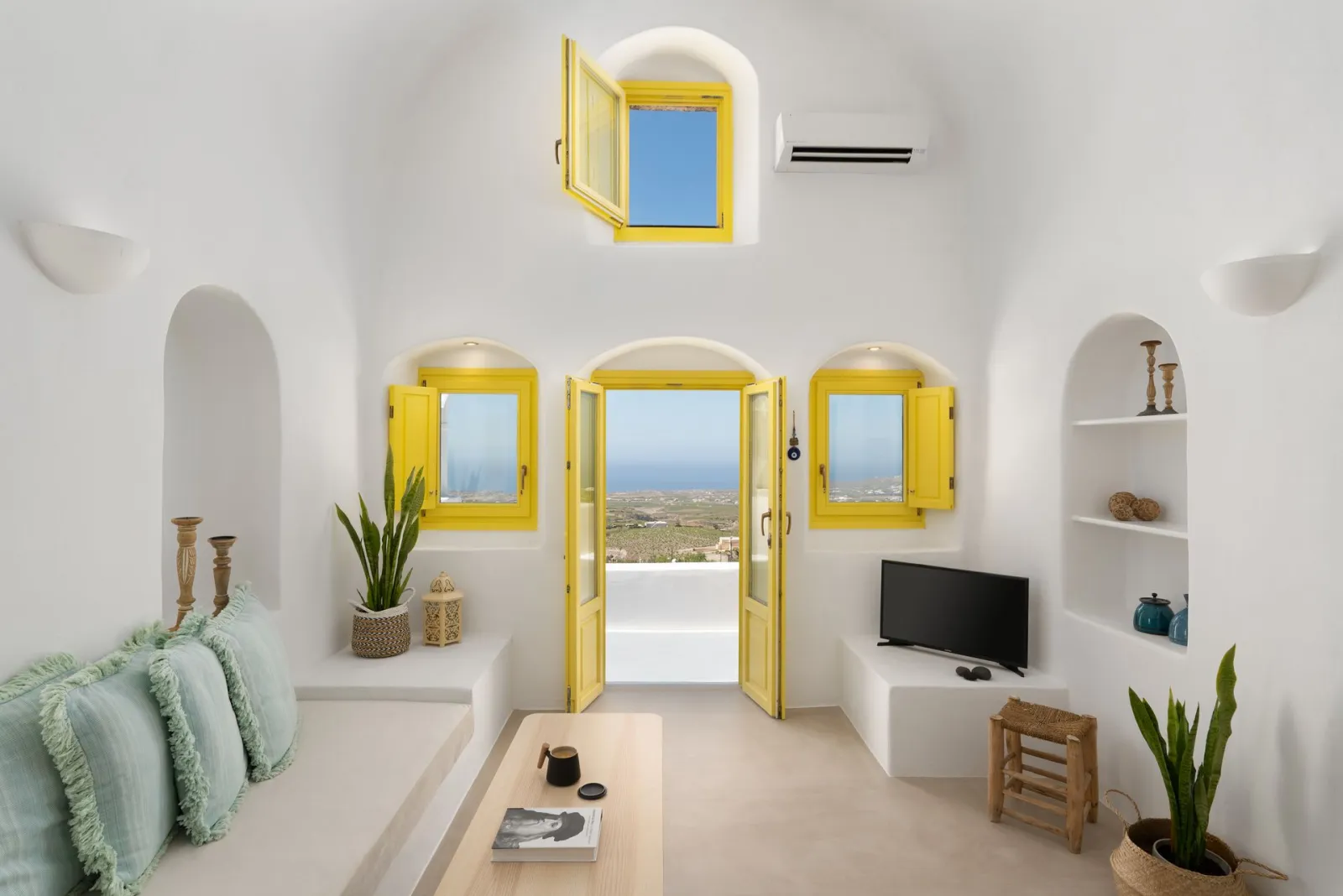 Honeymoon Suite with outdoor hot tub & panoramic sea view