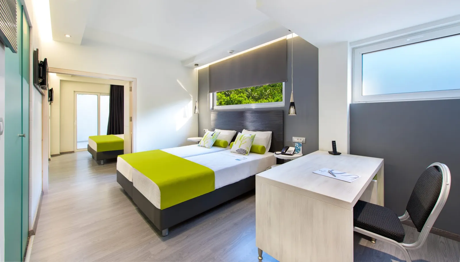Deluxe Suite with Sea View