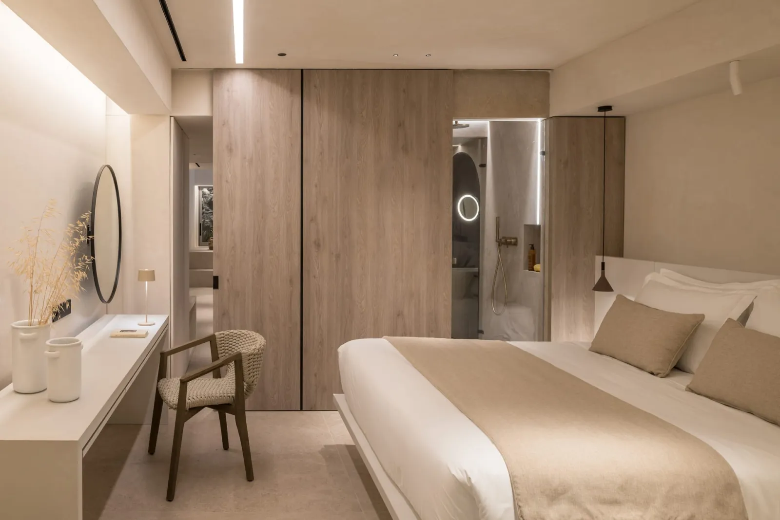Executive Suite with Outdoor Hot Tub & Sea View