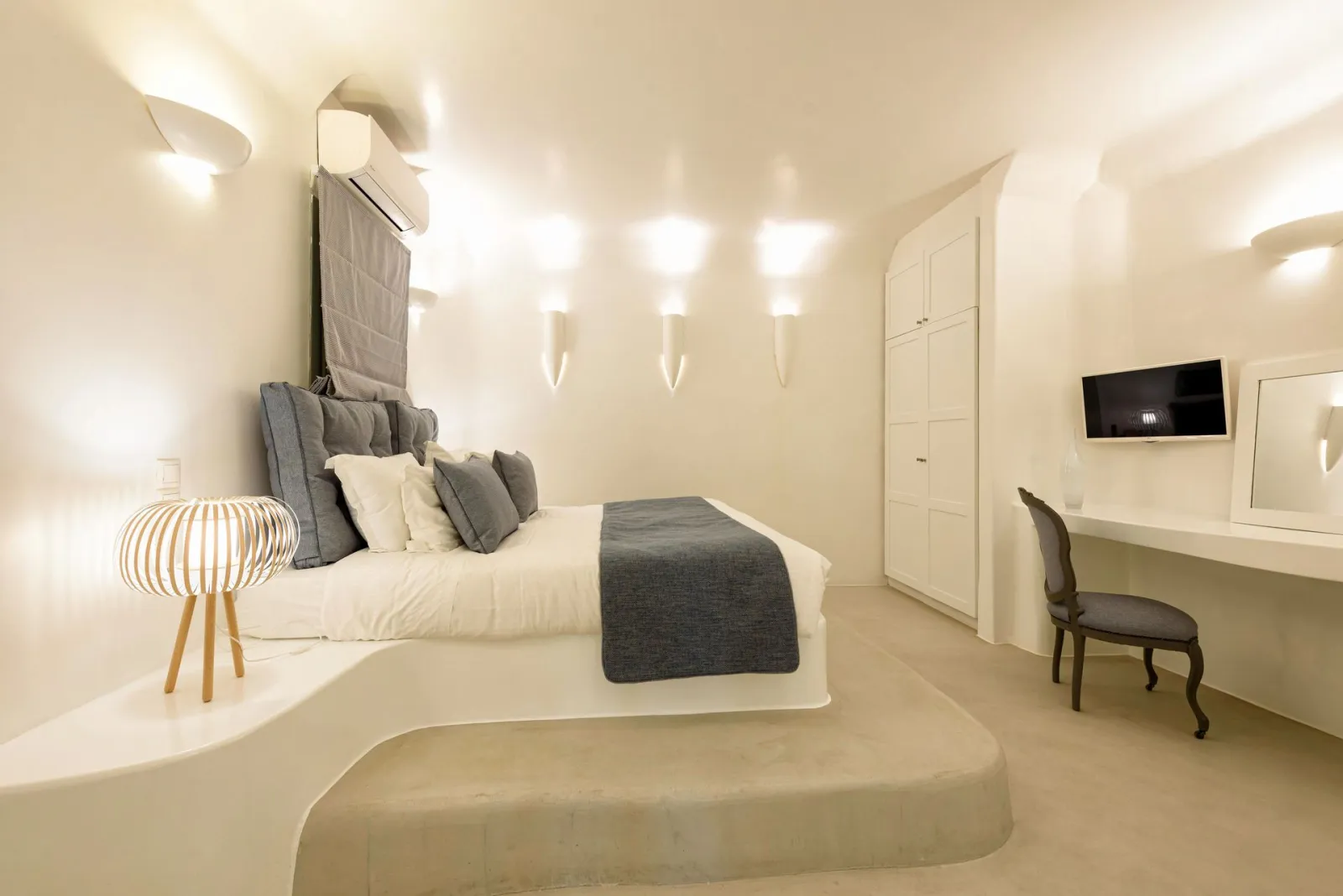 Family Suite with Private Pool &amp; Sea View