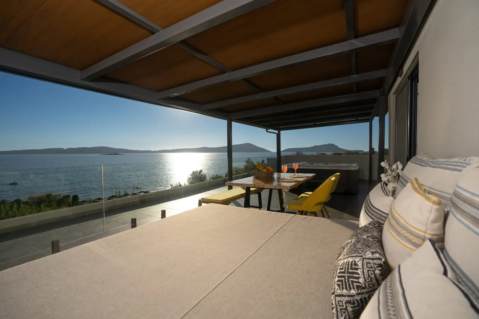 Superior Penthouse with Panoramic Sea View