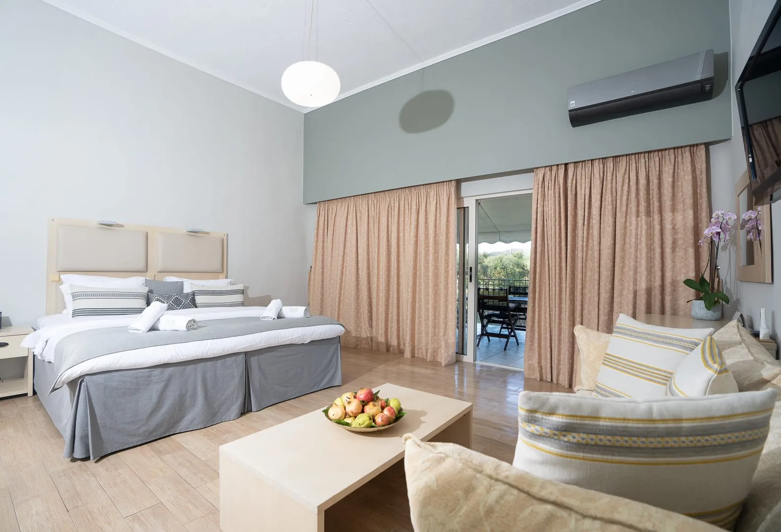One-Bedroom Apartment