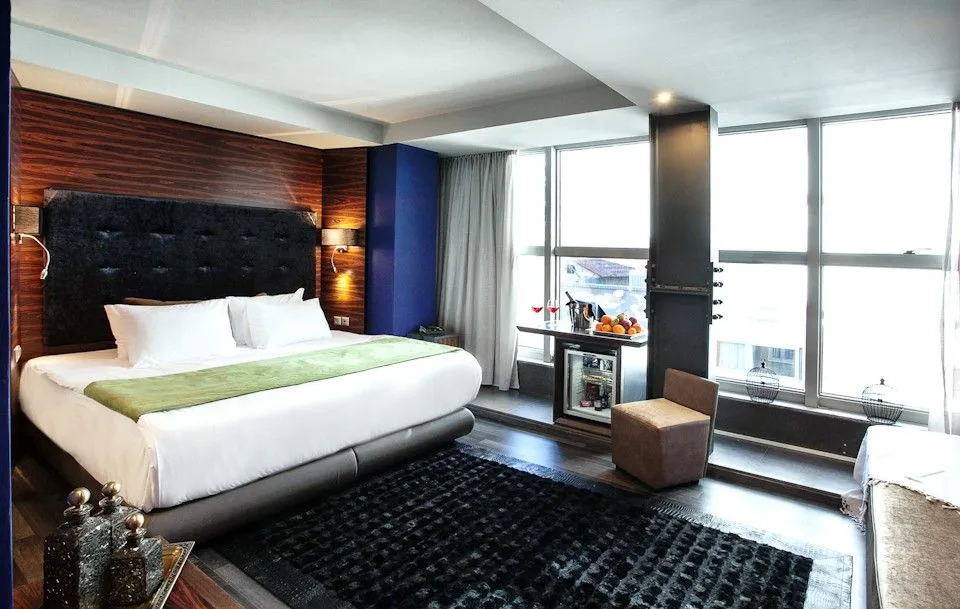 Pearl Suite