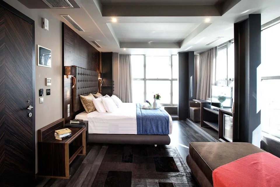 Emerald Suite 