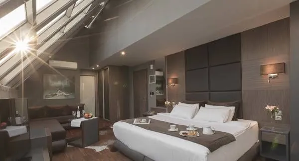 Emerald Sky View Suite