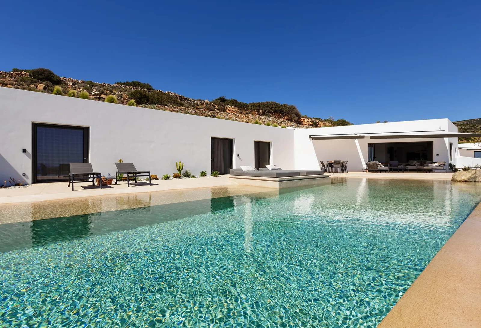 Paros Villa Skylines Estate I