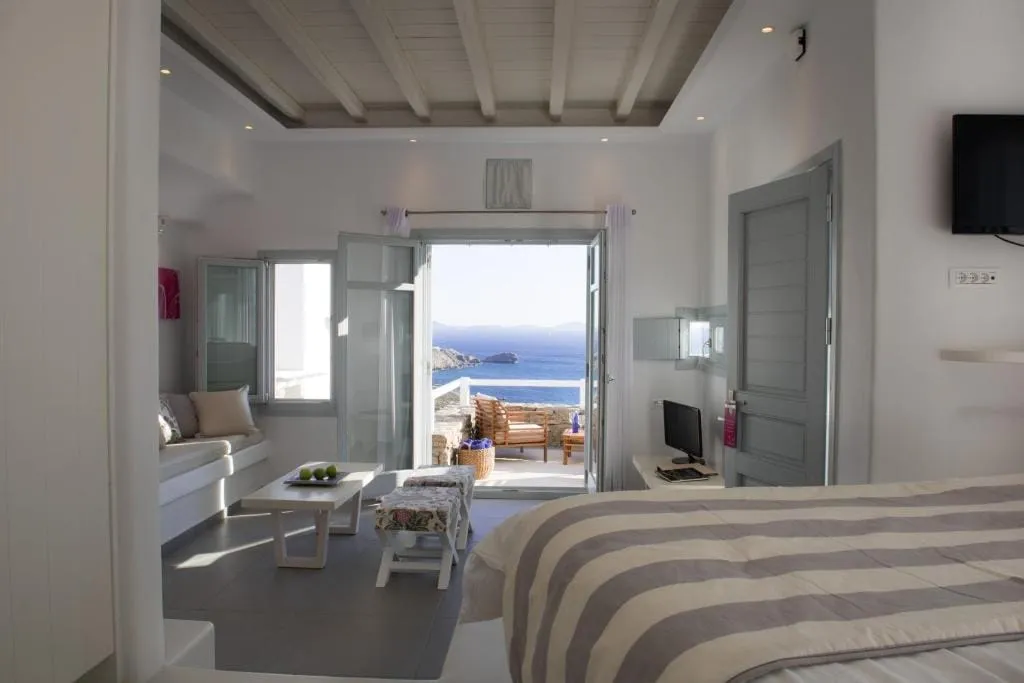 Mykonian Villa with Private Pool &amp; Sea View