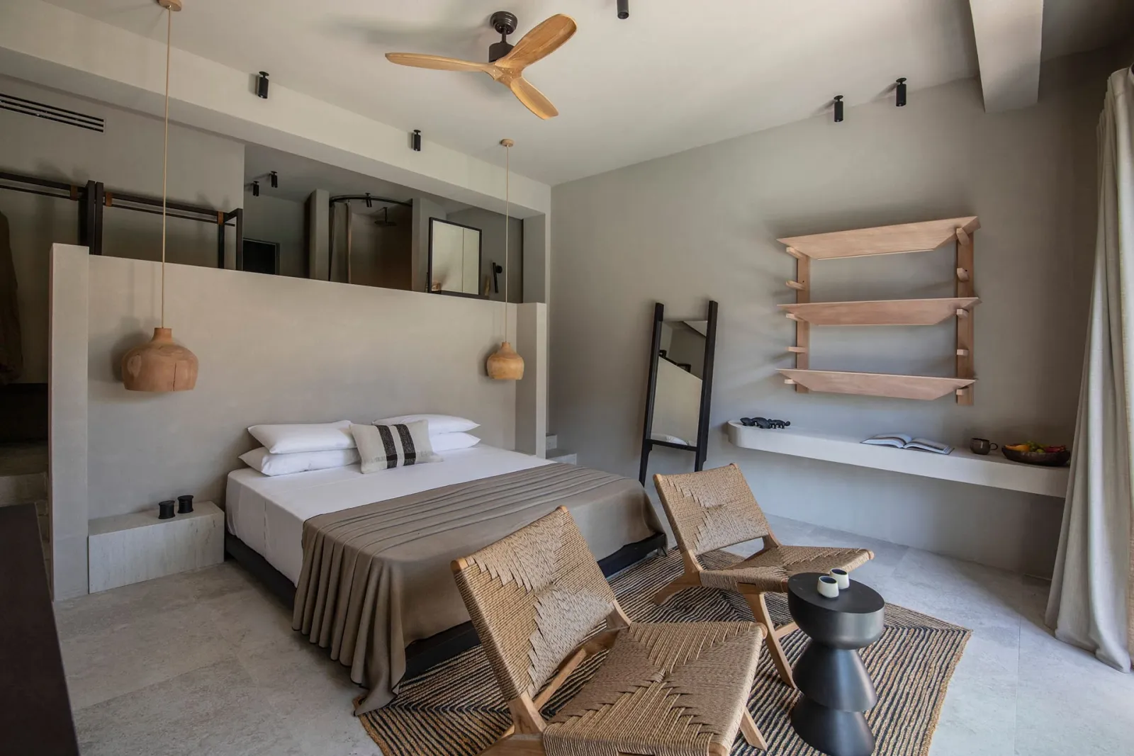 Swim Up Suite 40m²
