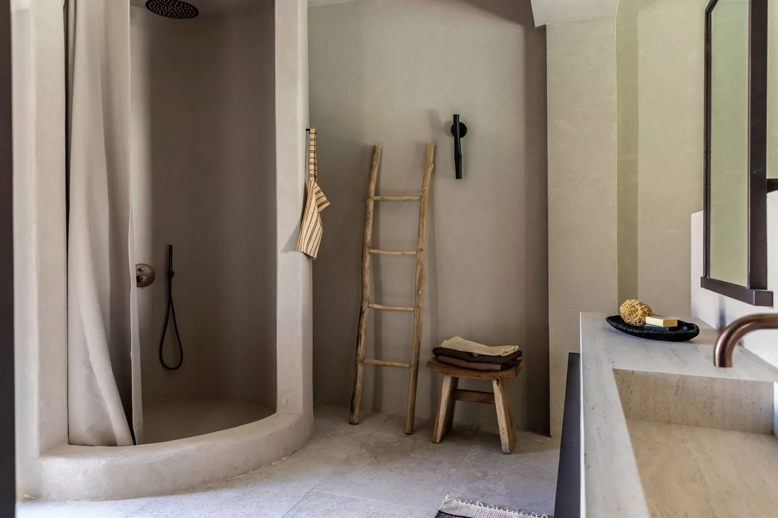 Swim Up Suite 40m²