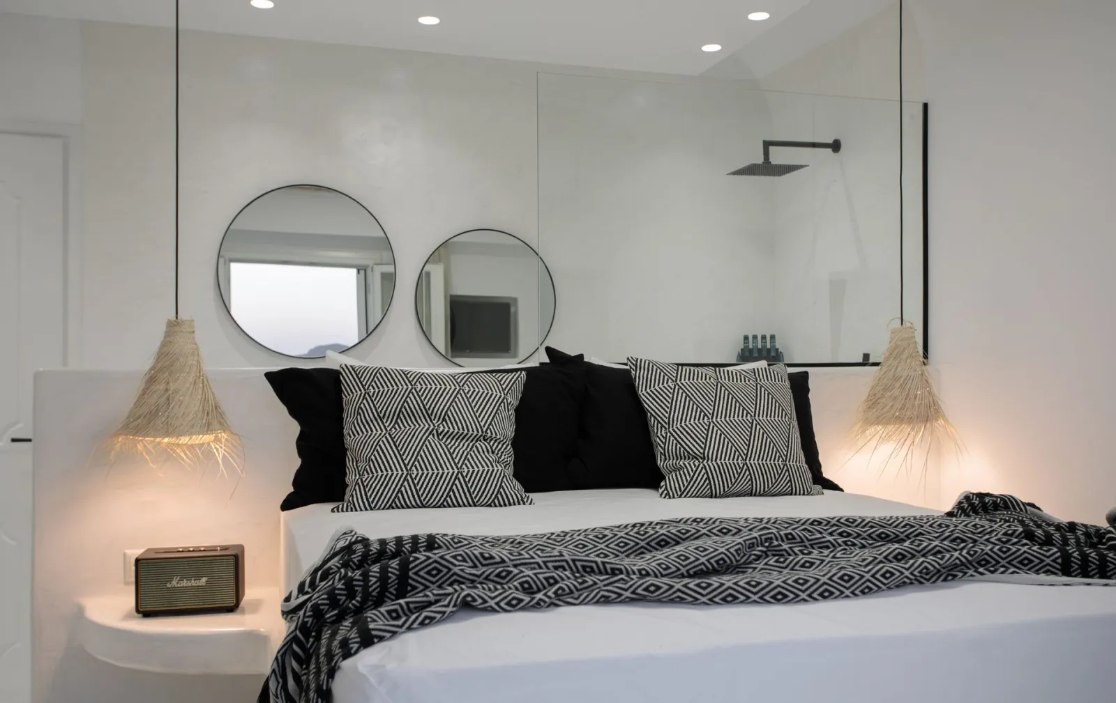 One Bedroom Apartment with Sea View