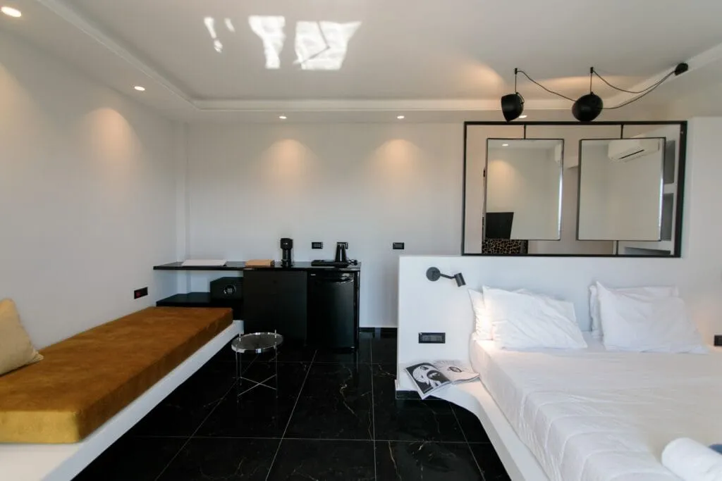 Black Marble Suite Design for Two