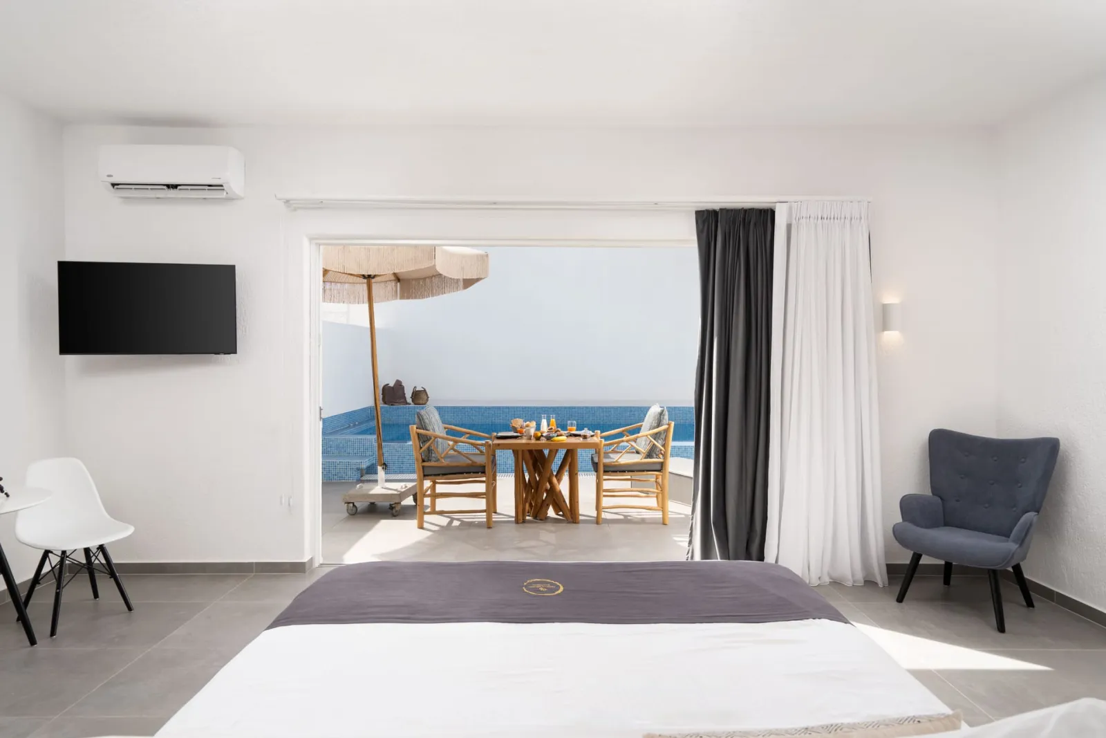 King suite with private jetted swimming pool