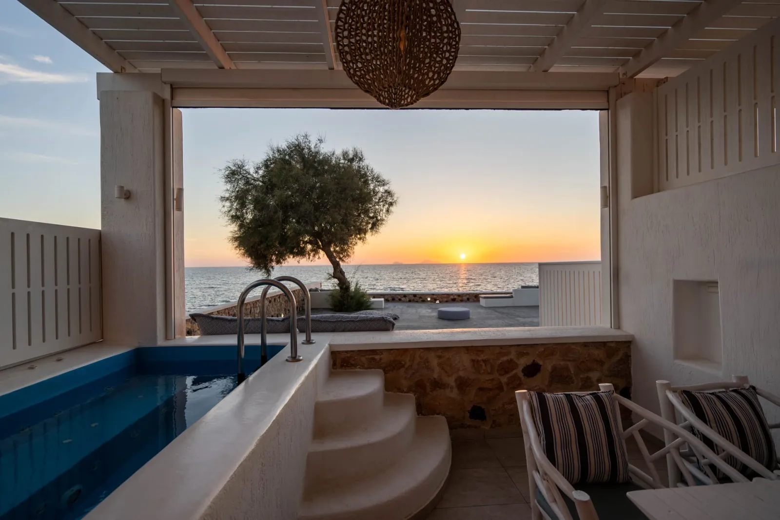 Luxury two bedroom suite with private hot tub and beach front