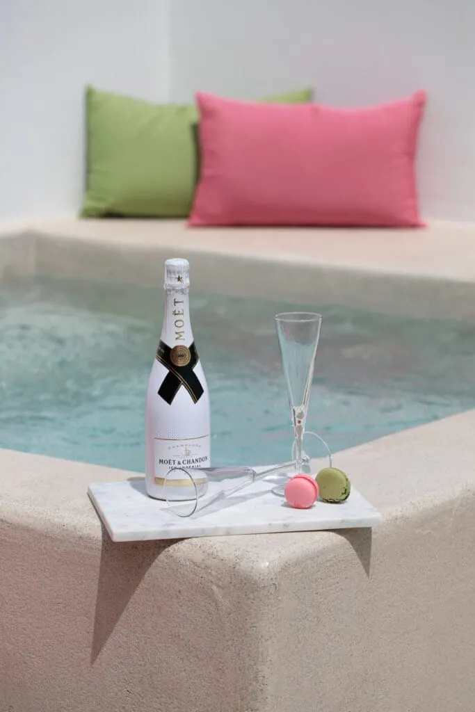 Deluxe Suite with Hot Tub