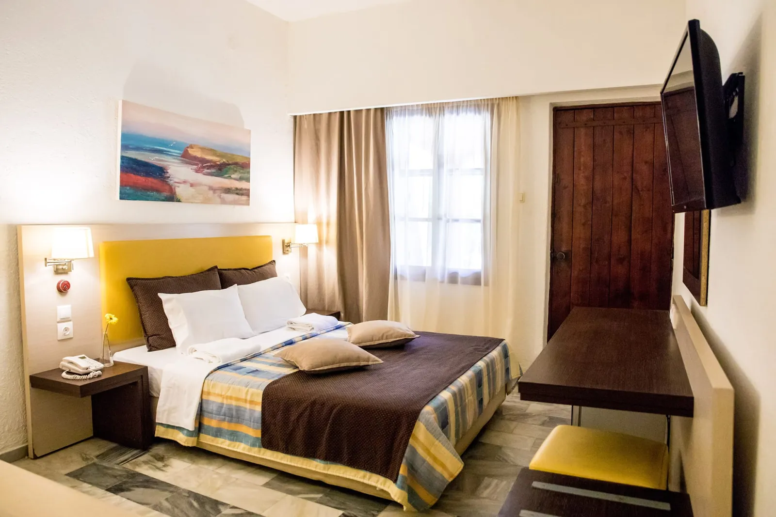 Semibassement Double Room