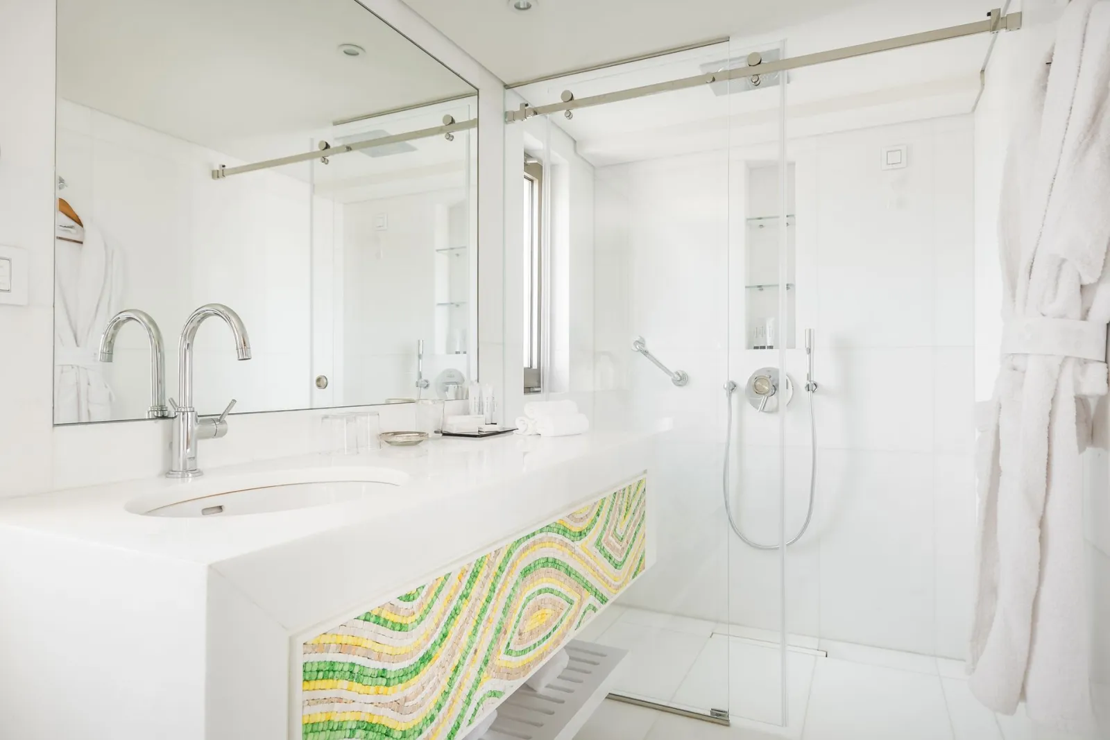 Emerald Suite Beachfront
