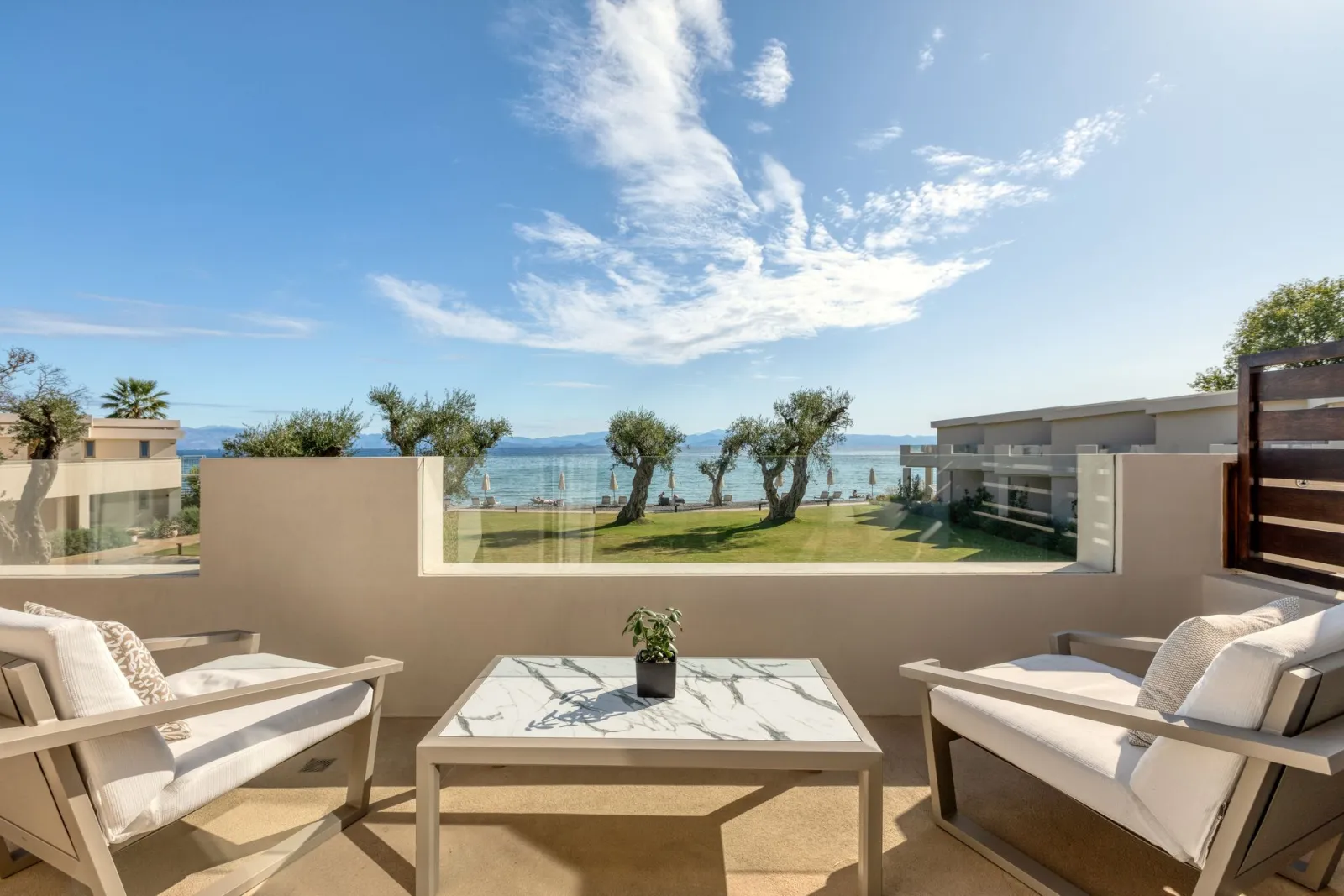 Emerald Residence 2 Bdr Sea View