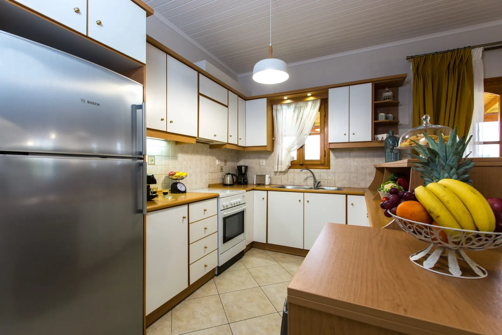 Fully equipped kitchen with all the dishes and utensils! (4 bedroom villa)