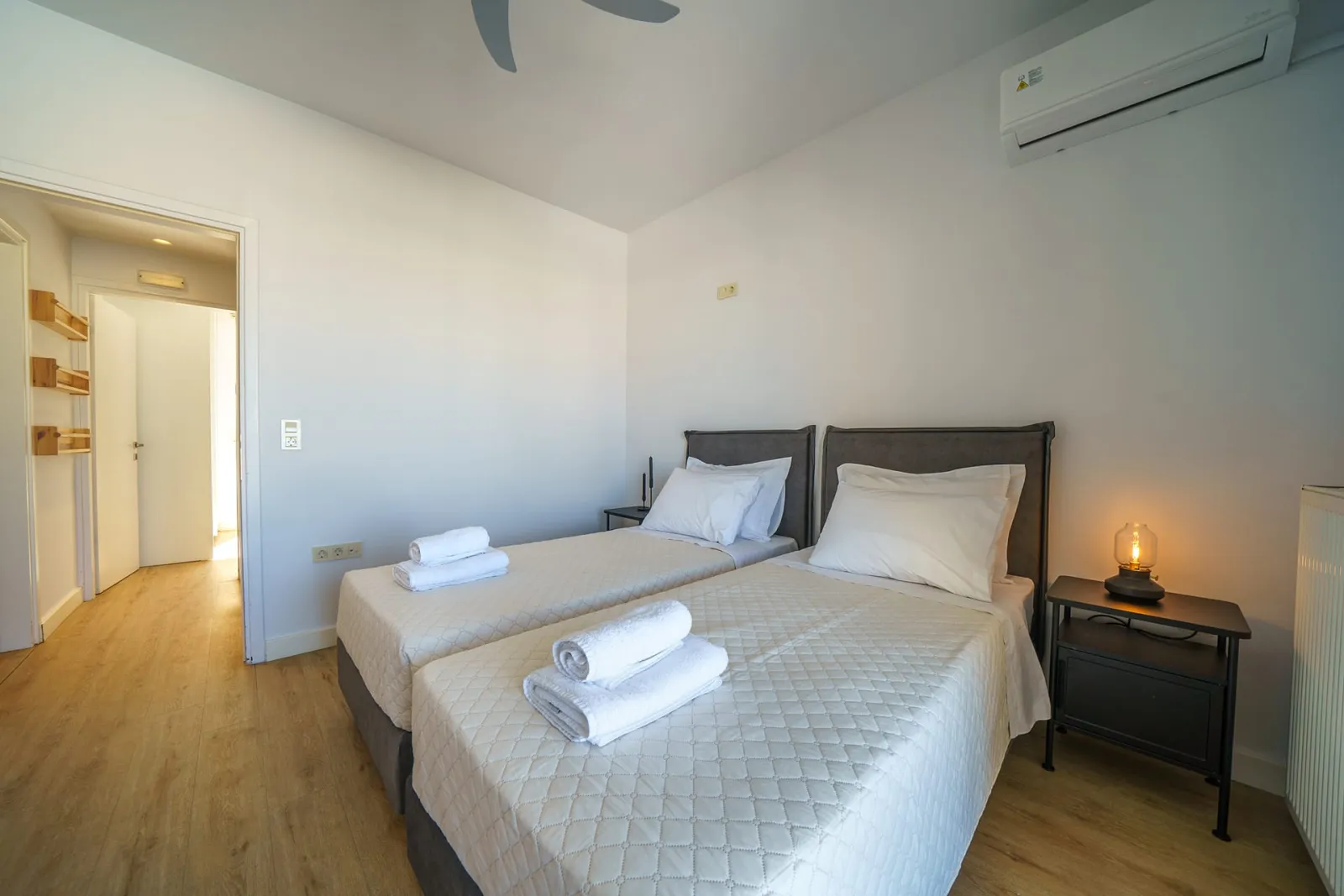 Flexible Bedroom Setup —2 Single Beds  (0.90×200) or a King Size Bed (180×200)