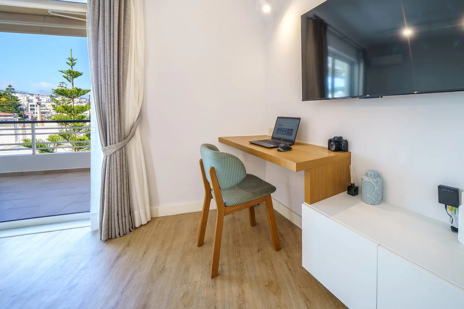 A quiet corner to focus- perfect spot for cautching up on emails or meetings.