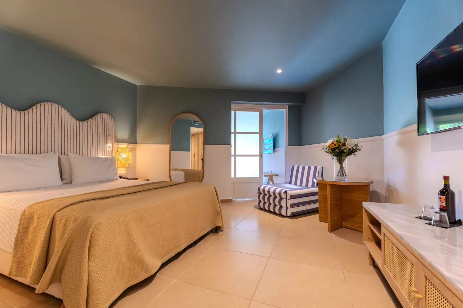 Deluxe Family Room with Garden View