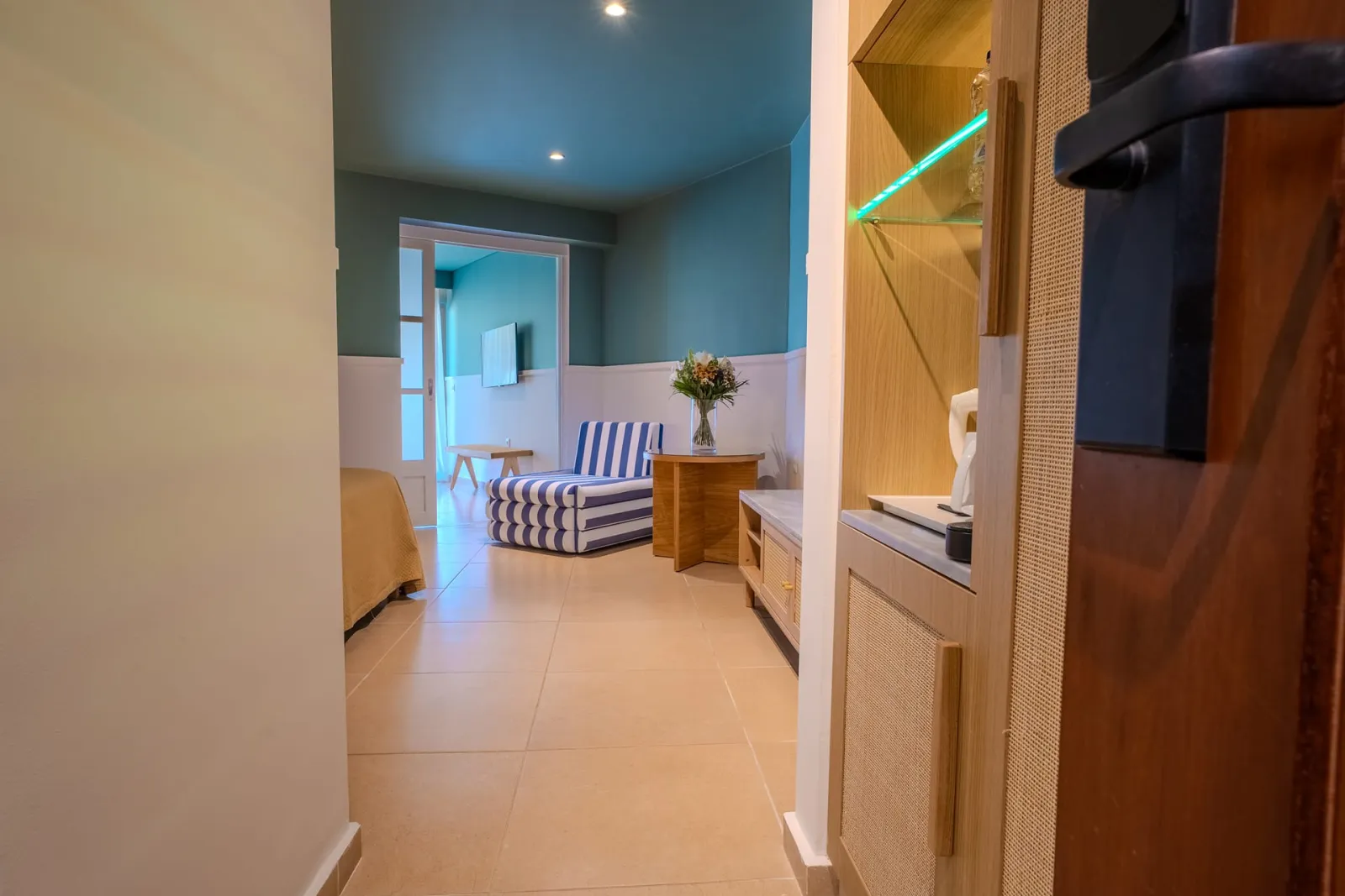 Deluxe Family Room with Garden View