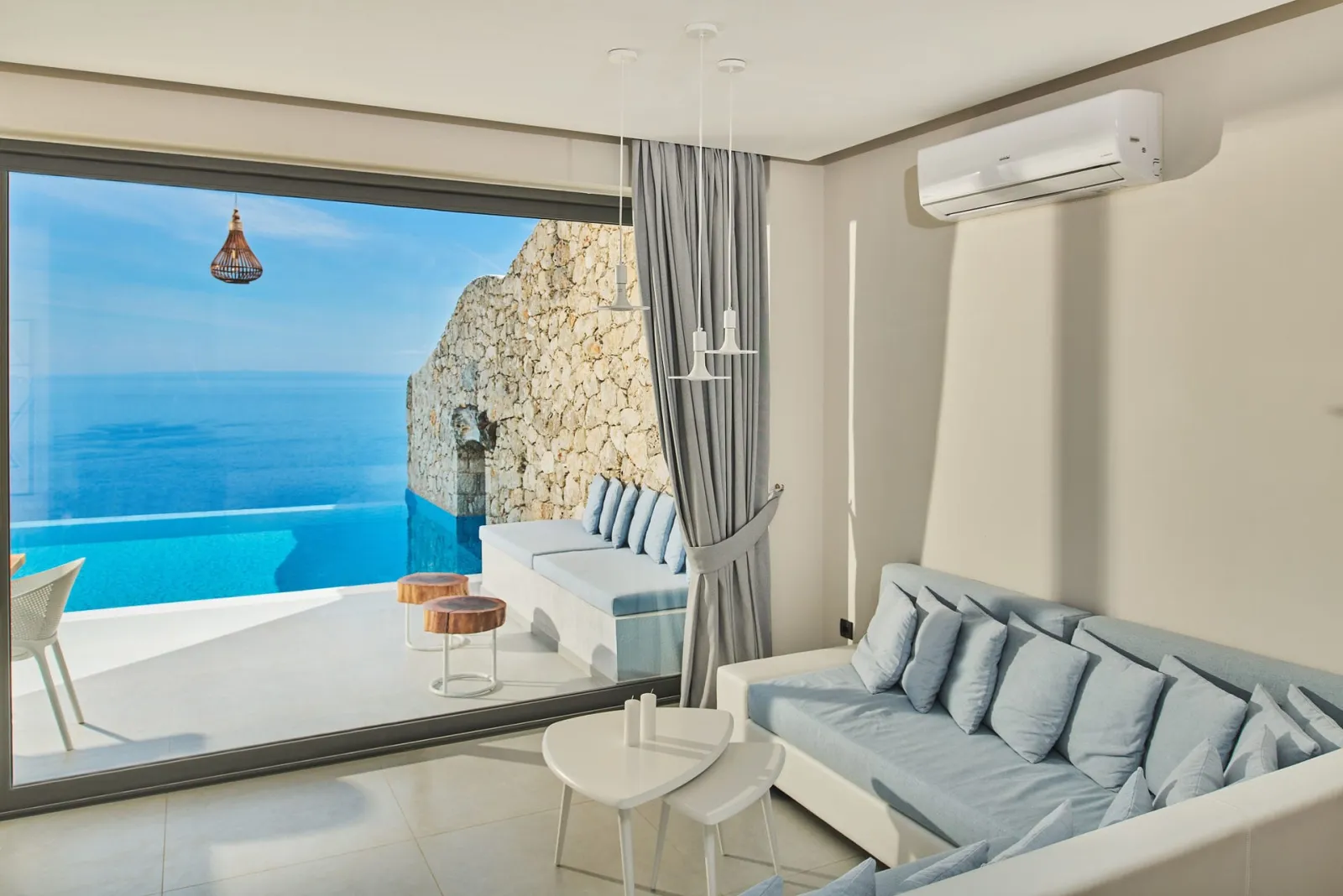 Honeymoon Cave Suite 2 persons