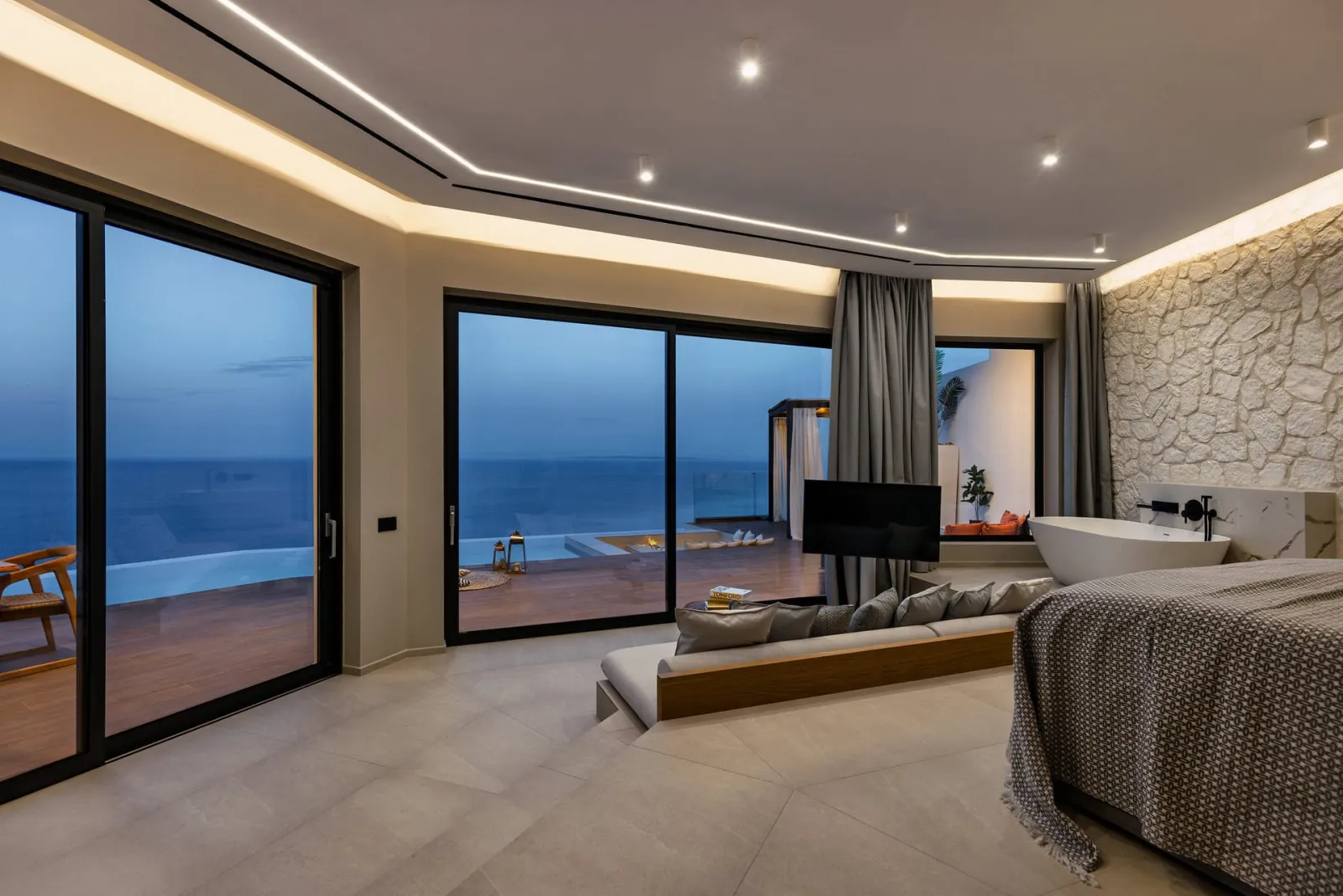 Emerald Honeymoon Deluxe Suite