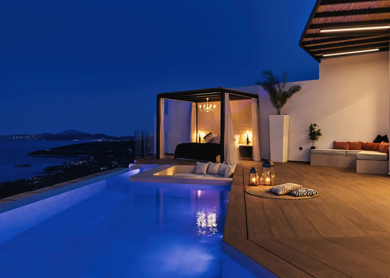 Emerald Honeymoon Deluxe Suite