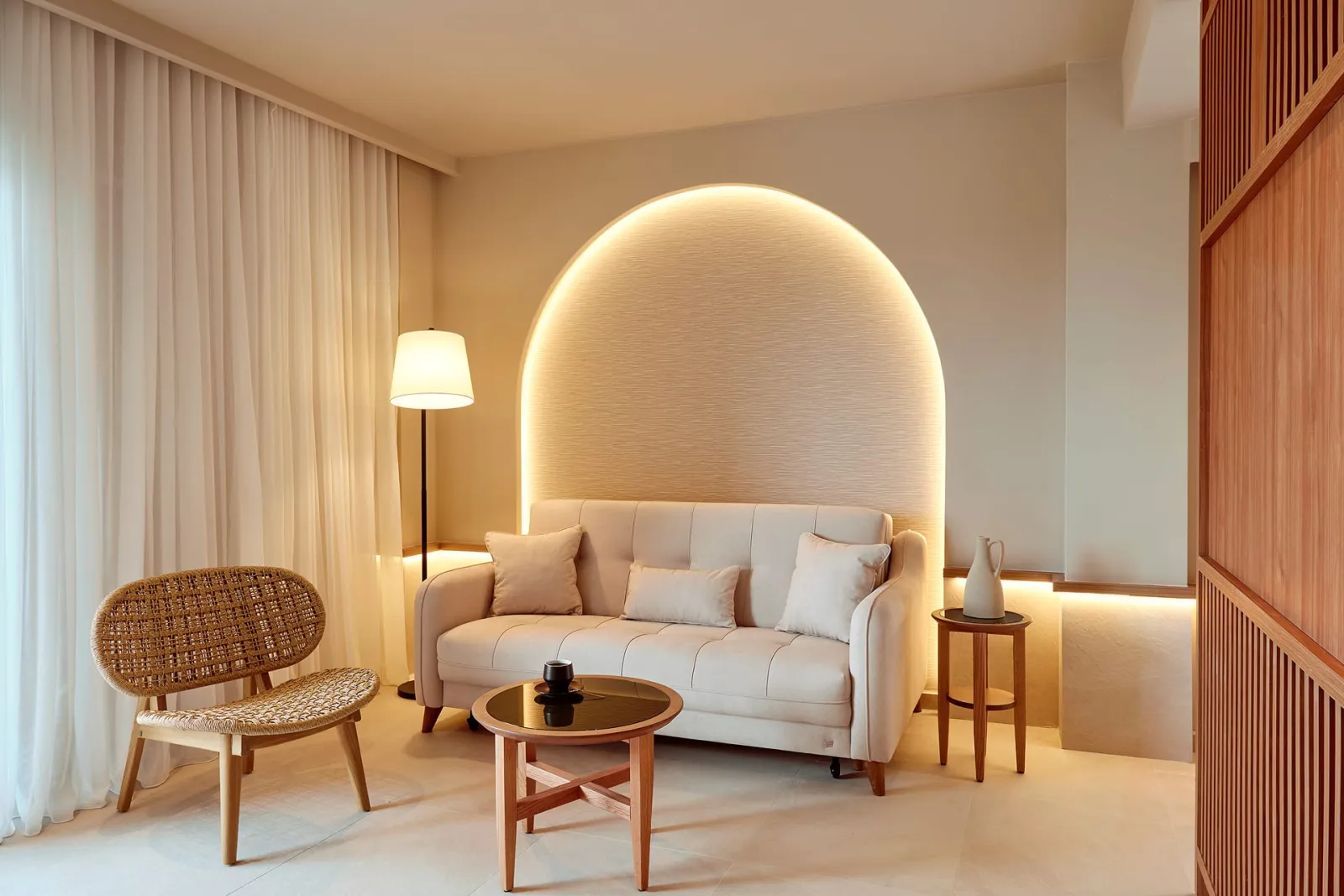 Deluxe Family Suite Side Sea View