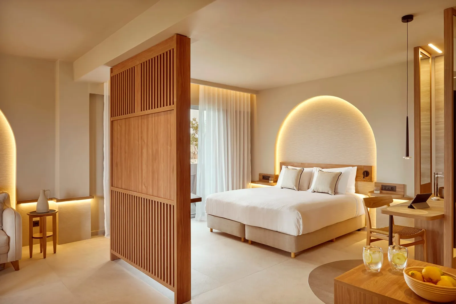 Deluxe Family Suite Side Sea View