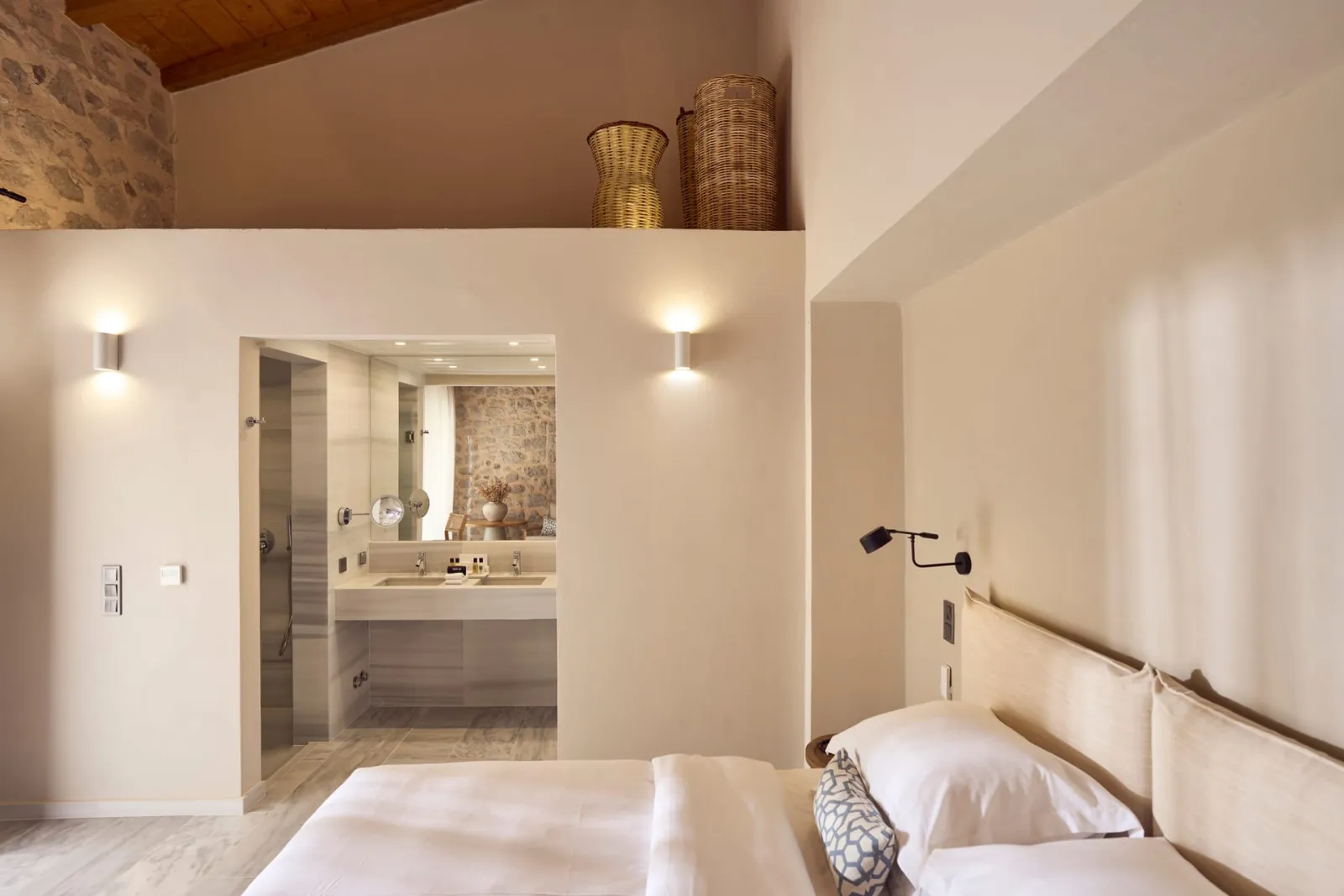 Side Beachfront Suite with Private Pool
