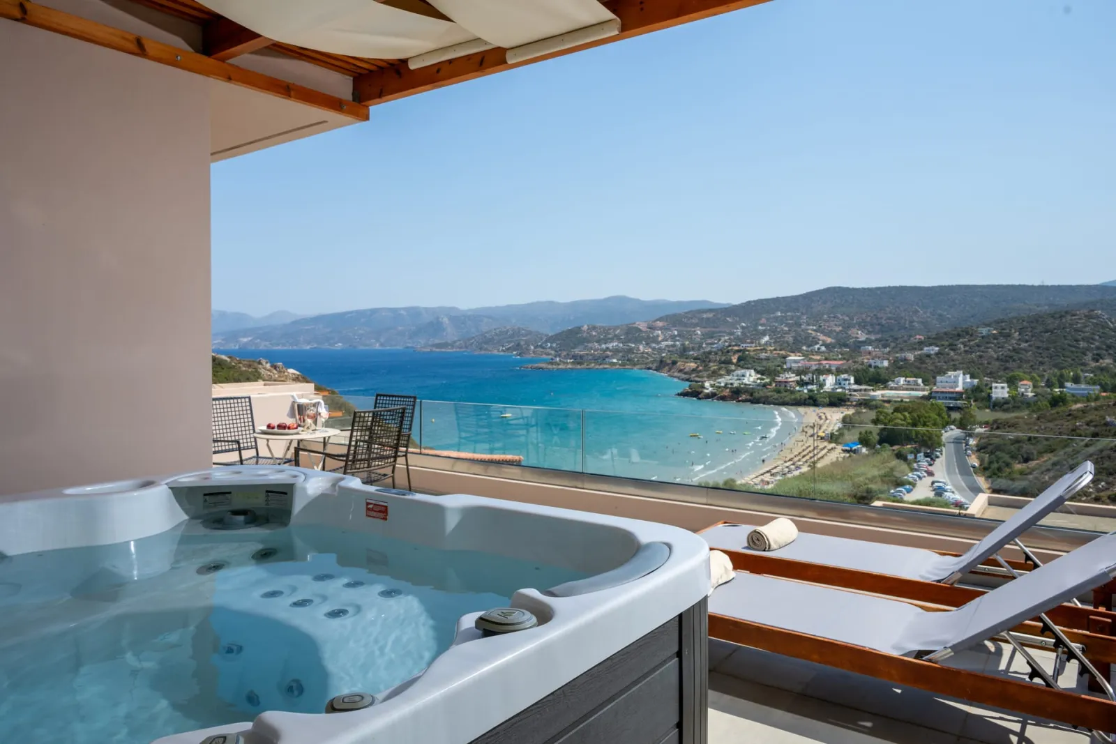 Suite with Side Sea View & Outdoor Jacuzzi