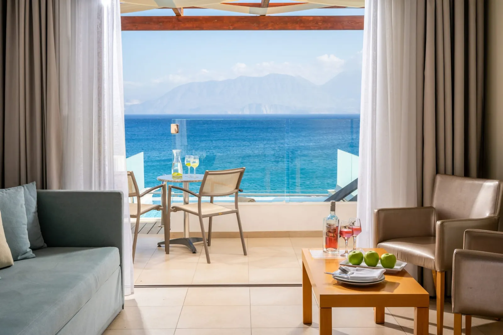 Frontal Deluxe Room with Sea View & Private Pool