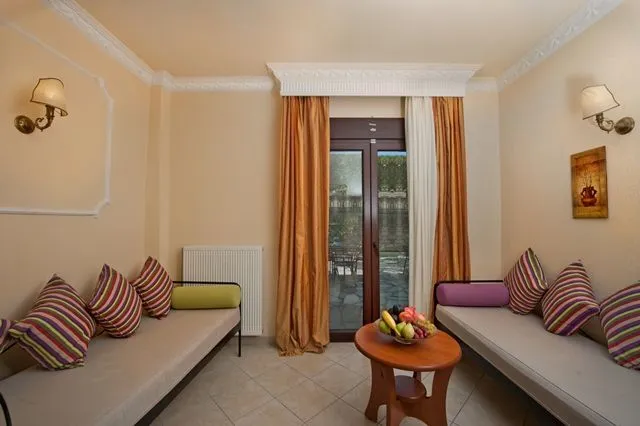 Quadruple Ground Floor Apartments