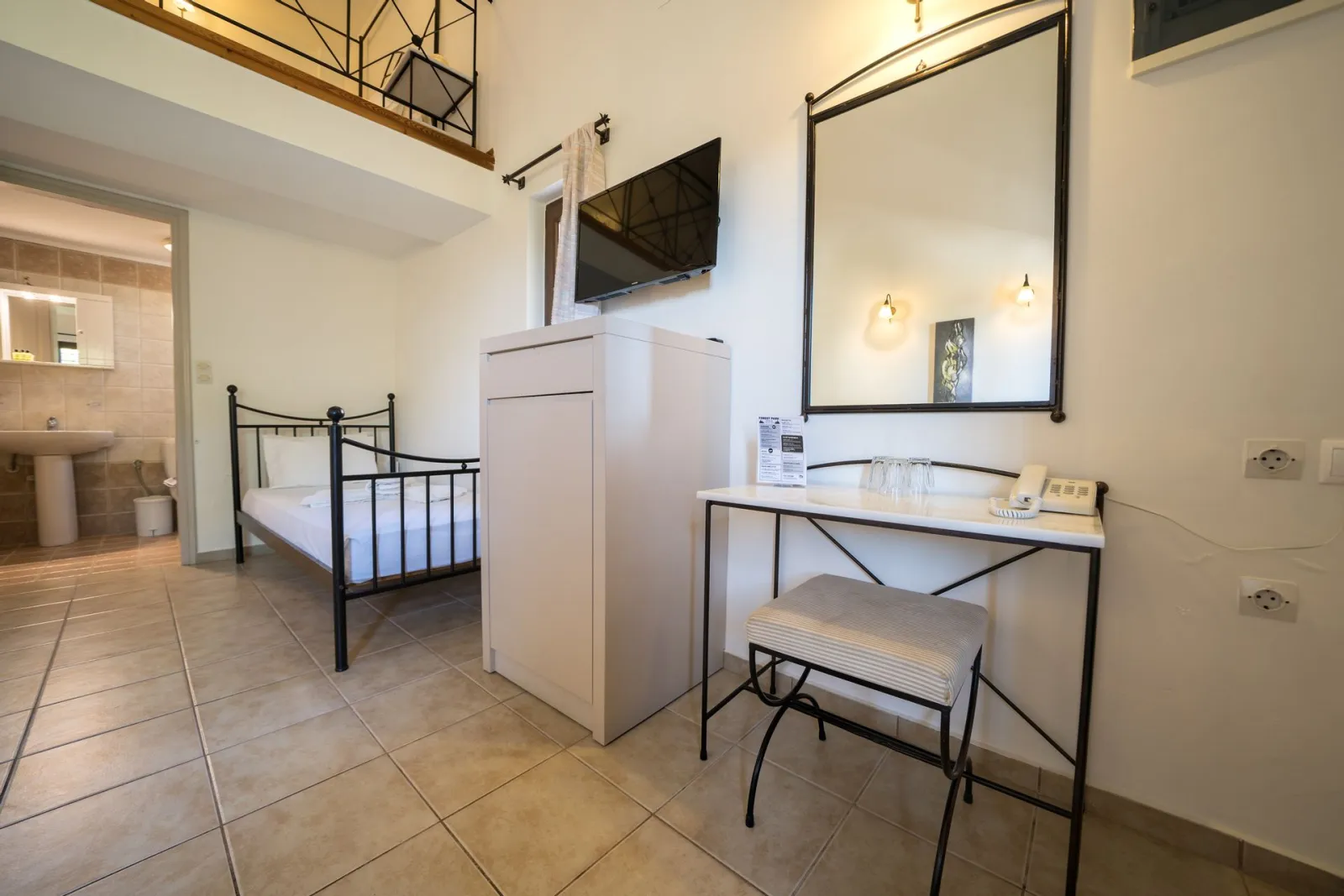 Junior Bungalow Suite - Split Level