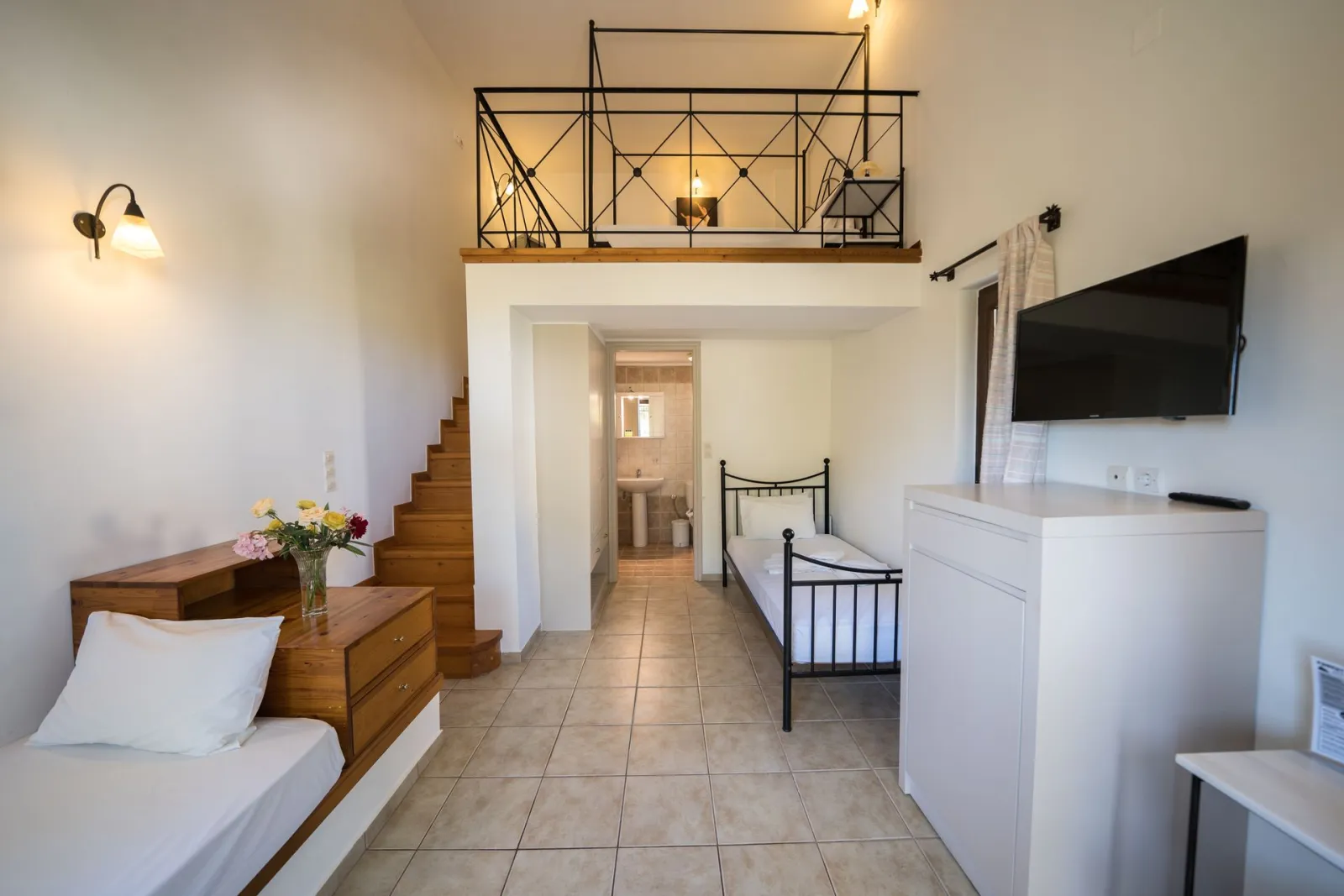 Junior Bungalow Suite - Split Level
