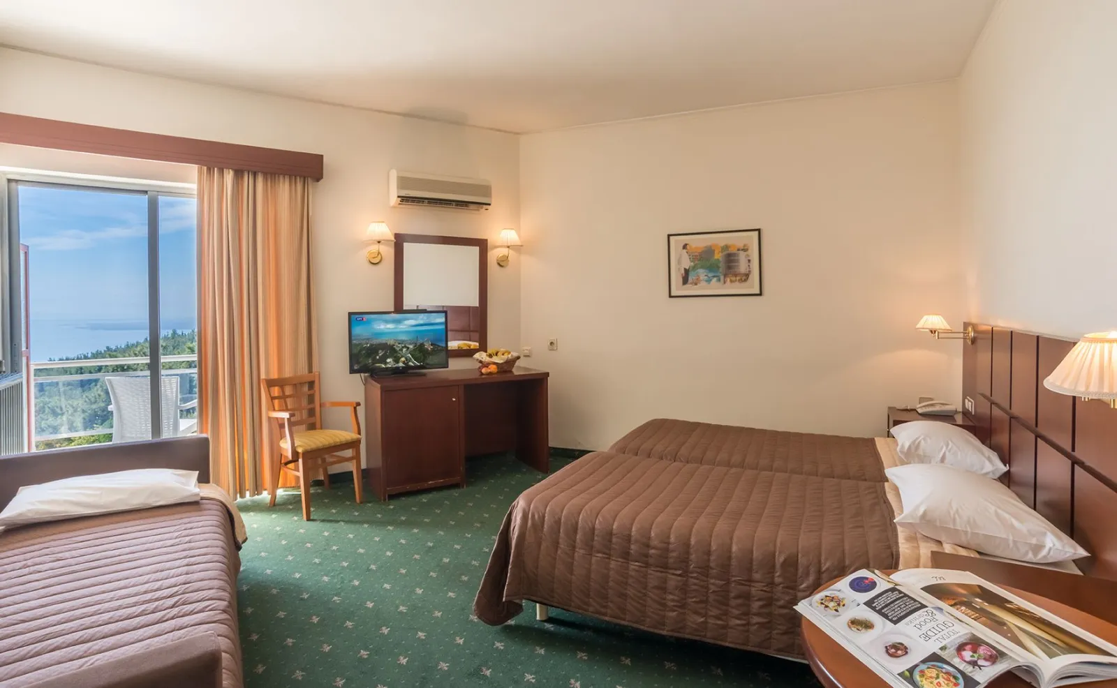 Triple Room