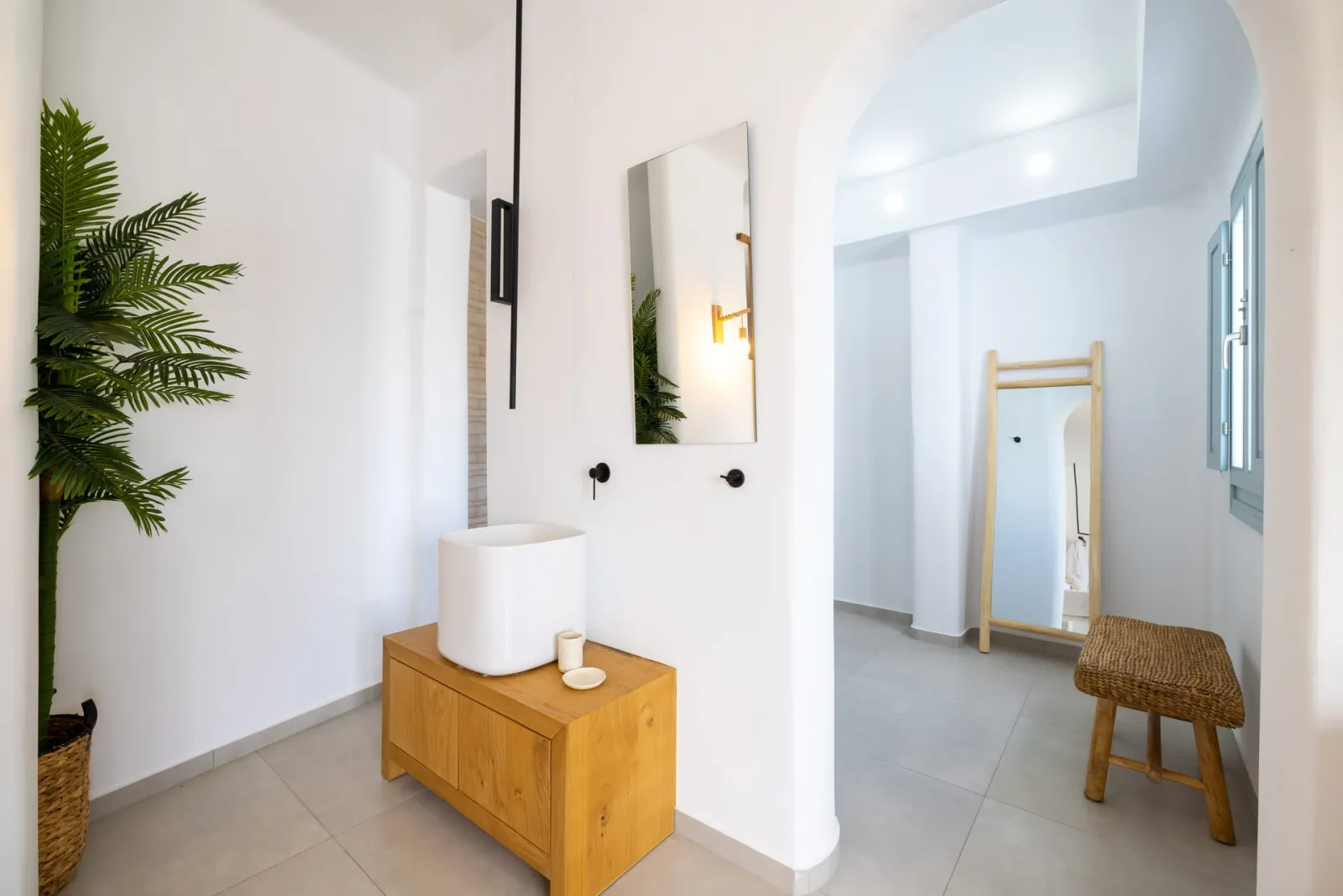 Superior Suite 8
