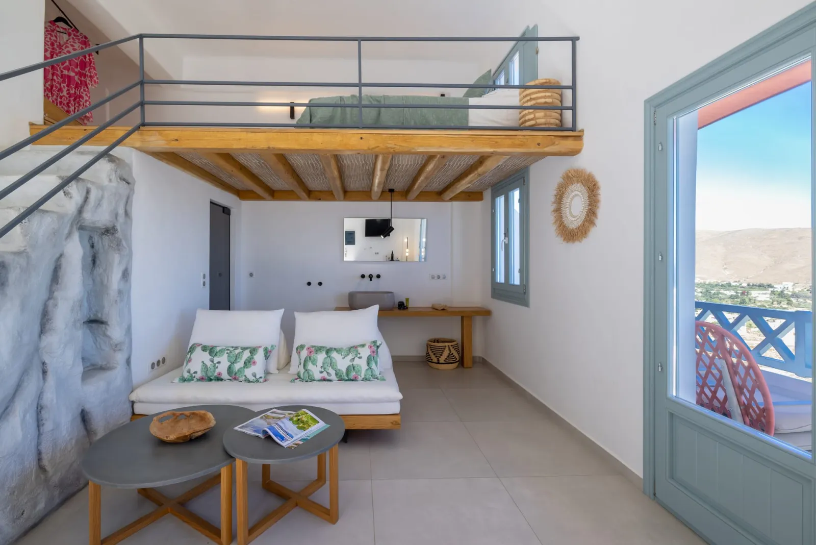 Deluxe Room 14