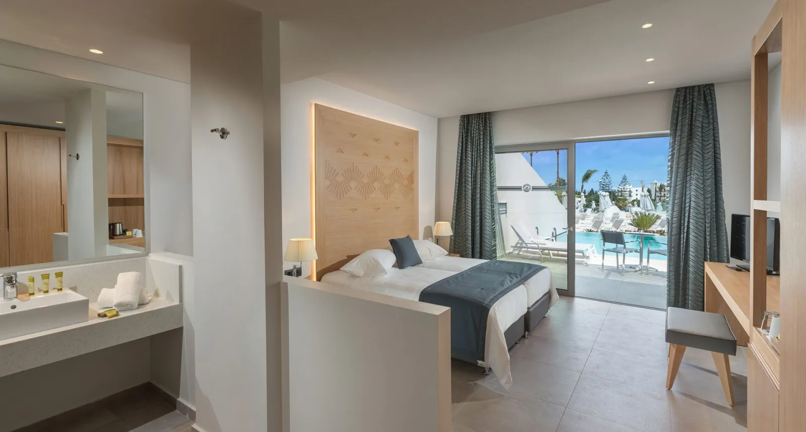 Junior Suite Sea View Private Pool