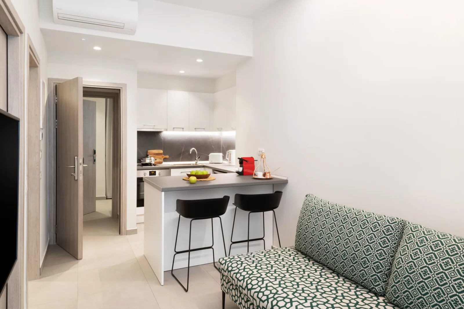 Junior Thess Residence