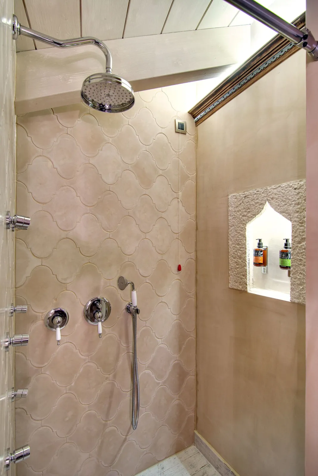 Executive Suite with Fireplace | Αβερώφειο