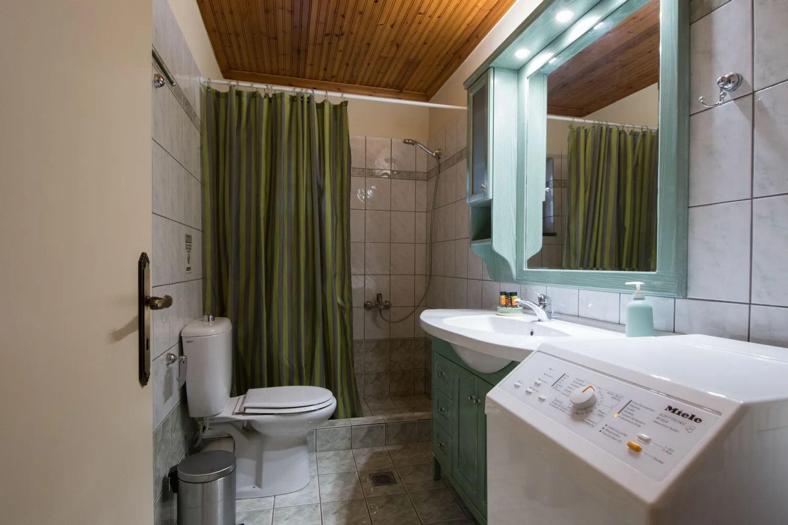 Superior Apartment | Green 
