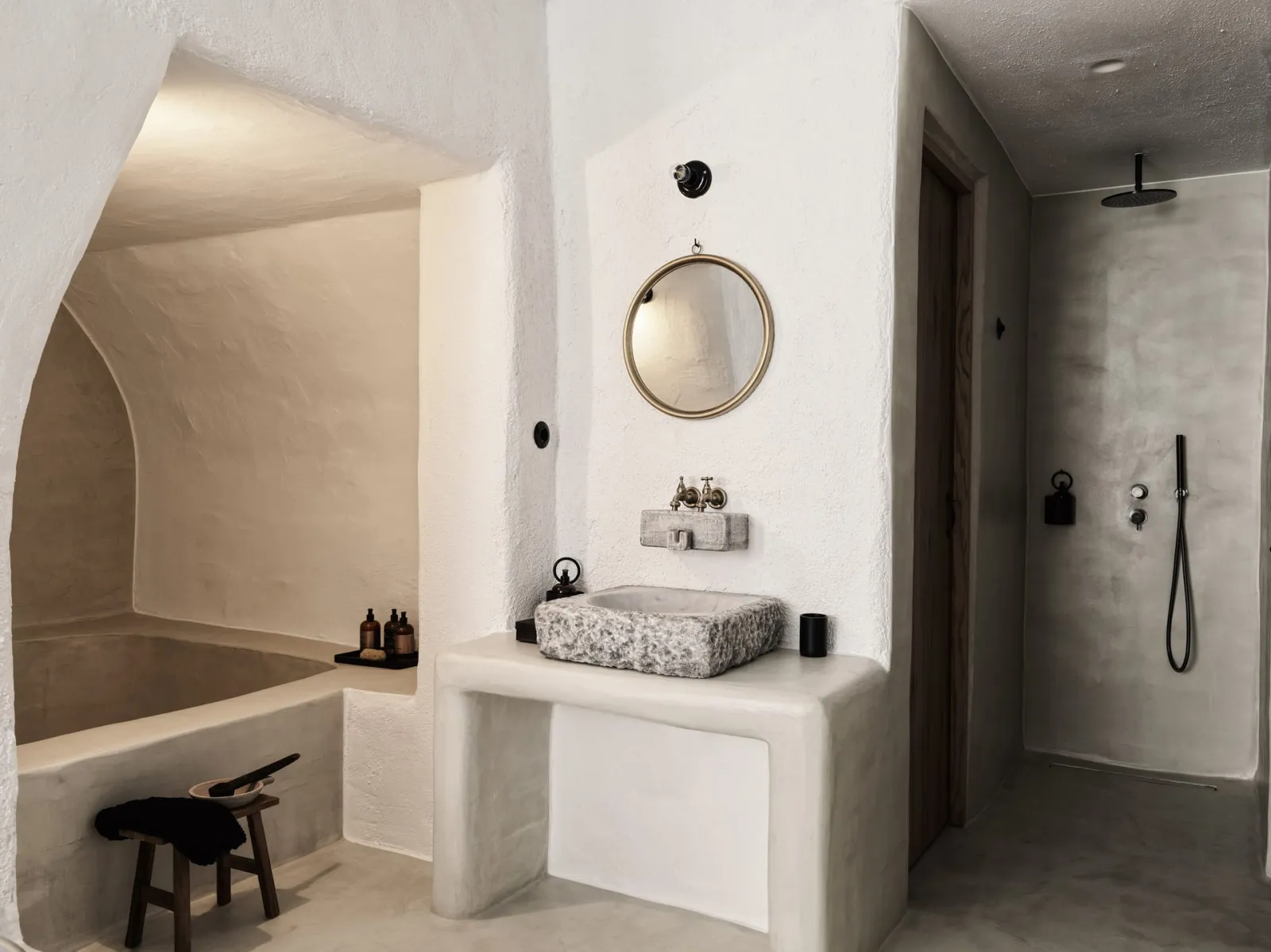 Hideout Suite with Private Pool &amp; Yard